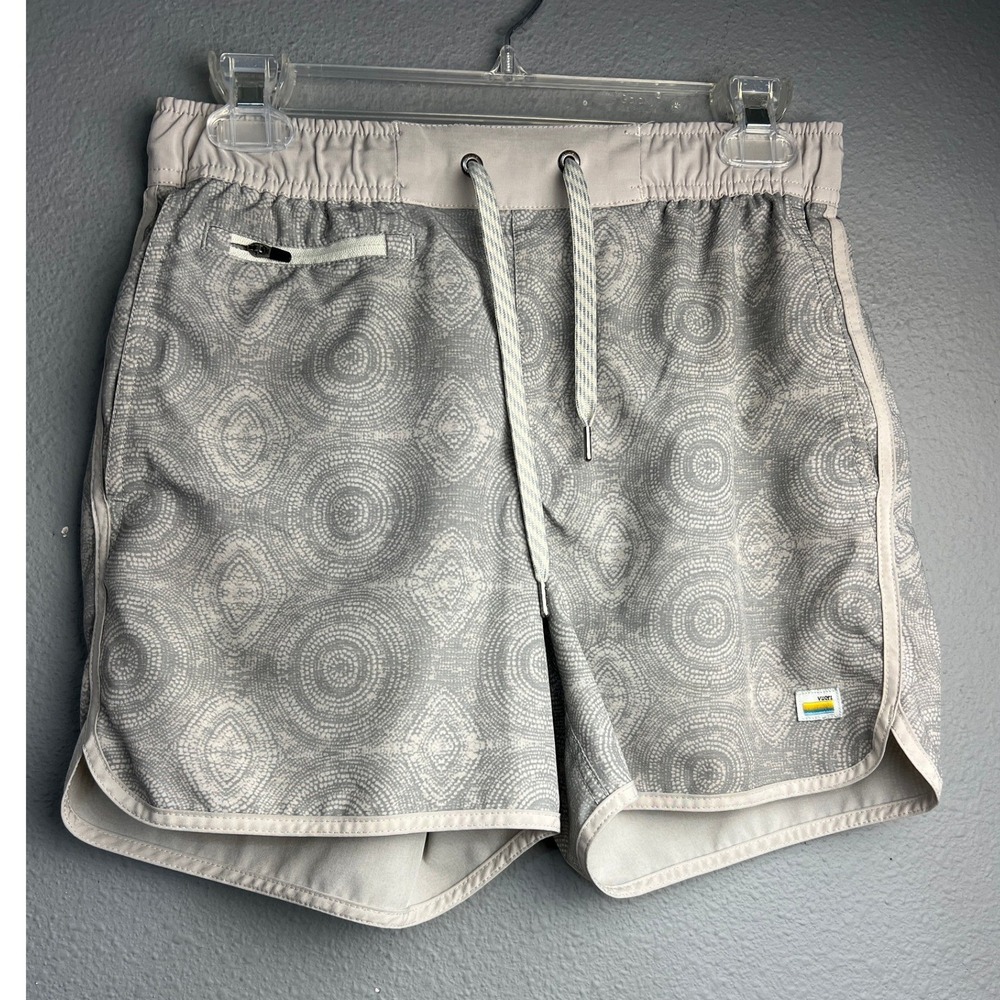 Vuori Mens Grey Mandala Print Performance Athletic Shorts XS Grey White Workout